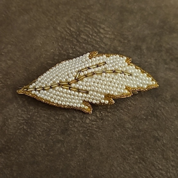 HANDMADE Fairycore White and Gold Beaded Feather Leaf Barrette main image 4